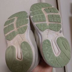 asics 16.5㎝　ハイカット　靴の画像