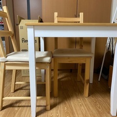 テーブル、椅子