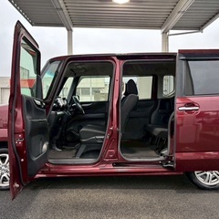 月々1.2万円〜分割払い可❗️ 車検2年付き！【名義変更代込み】大人気☆ホンダ N-BOXカスタム☆ステアリングスイッチ付き☆SDナビ付き☆走行中DVD見れます☆ETC付き☆便利なバックカメラ付き☆電動スライドドア☆ドラレコ付き☆純正アルミ☆スマートキー☆フルオートエアコン☆そのまま乗って帰れます❗️の画像