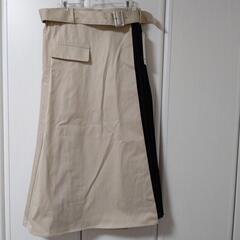 お値下げしました‼️新品タグ付き【GU】コンビネーションプリーツ...