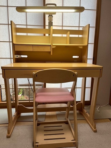 美品☆イトーキ☆木製学習机 ハート型装飾付き タイムセール
