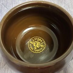 マッコリの甕とグラスとスプーンのセットの画像