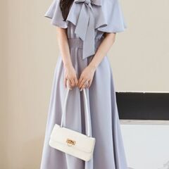 ボウタイ付き きれいめフレアワンピース サックスブルー 胸元リボ...