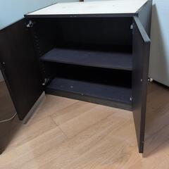 キャンセルより再投稿　食器棚の画像