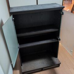 キャンセルより再投稿　食器棚の画像