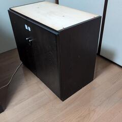 キャンセルより再投稿　食器棚の画像