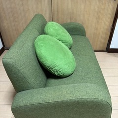 【送料込み】2人掛けソファ　引き取りに来られる方は500円の画像