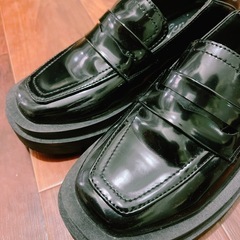 黒　ローファーの画像