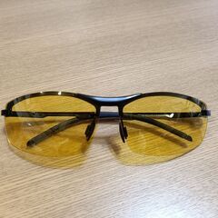 偏光サングラス　UVカット