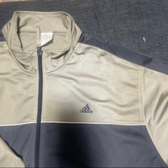 adidasトラックジャケット