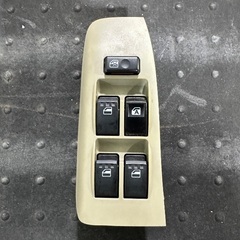 ダイハツ　パワーウィンドースイッチ