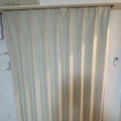 カーテン　ベージュ
　