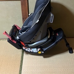 combiチャイルドシート