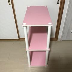 桃色の棚の画像