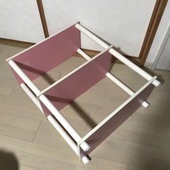 桃色の棚の画像