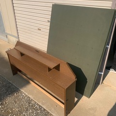 セミダブルベットのフレームのみの画像