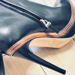 美品！フェンディFENDI ショートブーツ36ブランドボックス付の画像