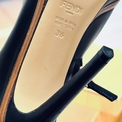 美品！フェンディFENDI ショートブーツ36ブランドボックス付の画像