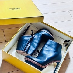 美品！フェンディFENDI ショートブーツ36ブランドボックス付