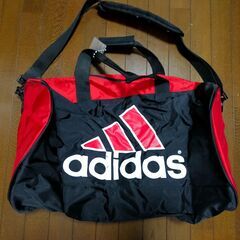 adidas ダッフルバッグ 赤黒