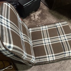 チェック柄座椅子の画像