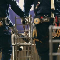 ビル等、建物の骨組みを組み立てる鉄筋技術工／★未経験大募集！の画像