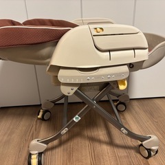 Combi 電動ハイローチェア