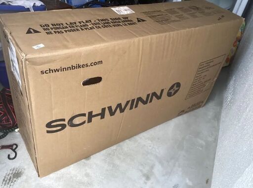 新品未開封のシュウィン三輪車