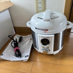 LIV CETRA LPC-T12/W 電気圧力鍋の画像