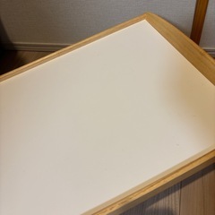 IKEA ベッドテーブル　折りたたみテーブルの画像