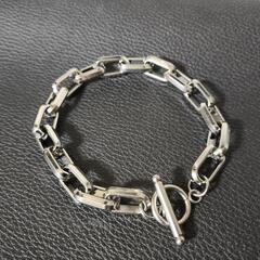 ゴツめのチェーンブレスレット