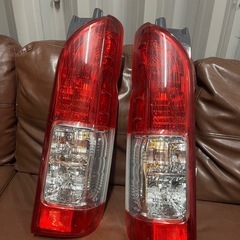 4型ハイエース純正テール
