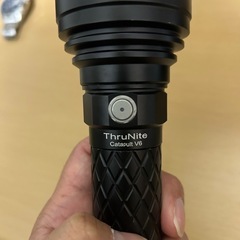 値下げしました　ThruNite Catapult V6 CW （スルーナイトハンディーライト）LEDライトの画像