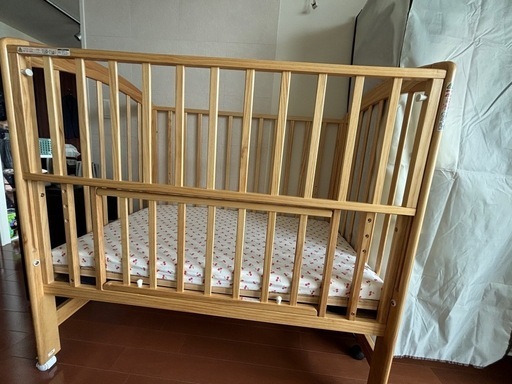 70×120cm カトージ ハイシートベビーベッド ナチュラル　マットレス付き