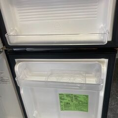 ☆中古￥8,800！日本美的　90㍑2ドア冷蔵庫　家電　2023年製　RCT90BL(E)型　幅48㎝ｘ奥行51㎝ｘ高さ85㎝　【BD101】の画像