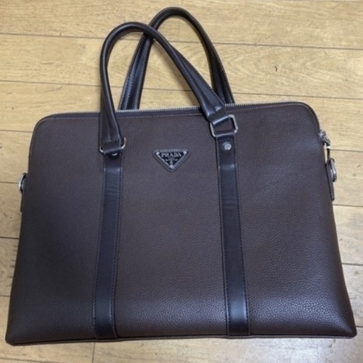 最終値下げ　PRADA