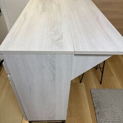 折りたたみキッチンカウンター　ハイスツール２脚付の画像