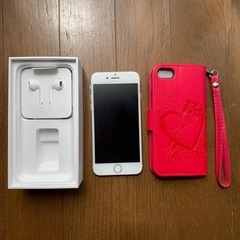 値下げします❣️無傷美品❣️iPhone 7 32GB - 新品の手帳型ケース付属品付き❣️シルバー - Simフリーの画像