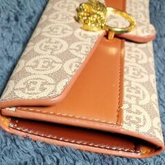 未使用 ゴールドバックル付き長財布 札入れ フェイクレザー 財布の画像