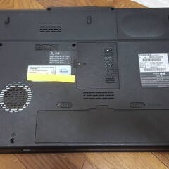 TOSHIBA Satellite T40 213C/5W（PST4021CWS81U)WindowsVista(XP)本体のみ (HDDメモリー、ACアダプターなし)ジャンクにての画像
