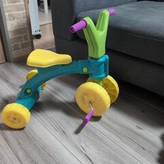 プラスチック製三輪車