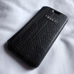 AUDI 公式ライセンス商品 iPhoneSE2/SE3 手帳型ケース Audi ブラックの画像