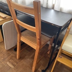 ダイニングテーブル
の画像