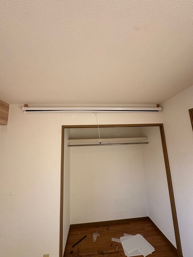プロジェクタースクリーン