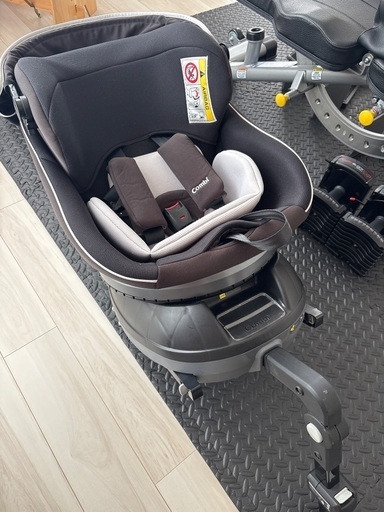 チャイルドシート　combi エッグショック