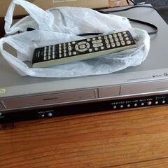 東芝製　VHS　DVD　レコーダー