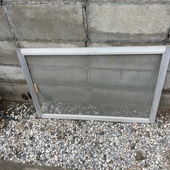網戸の防虫ネットの張り替え（交換）〜網戸を外す方が大変！！ - 福岡市