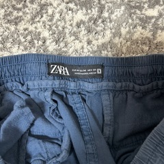 ZARA ネイビー　パンツ　夏の画像