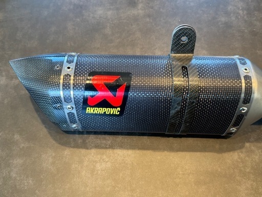 AKRAPOVIC アクラポビッチマフラー　スリップオンライン