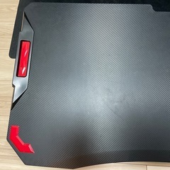 ブラックレッド ゲーミングデスク ニトリ あかるい